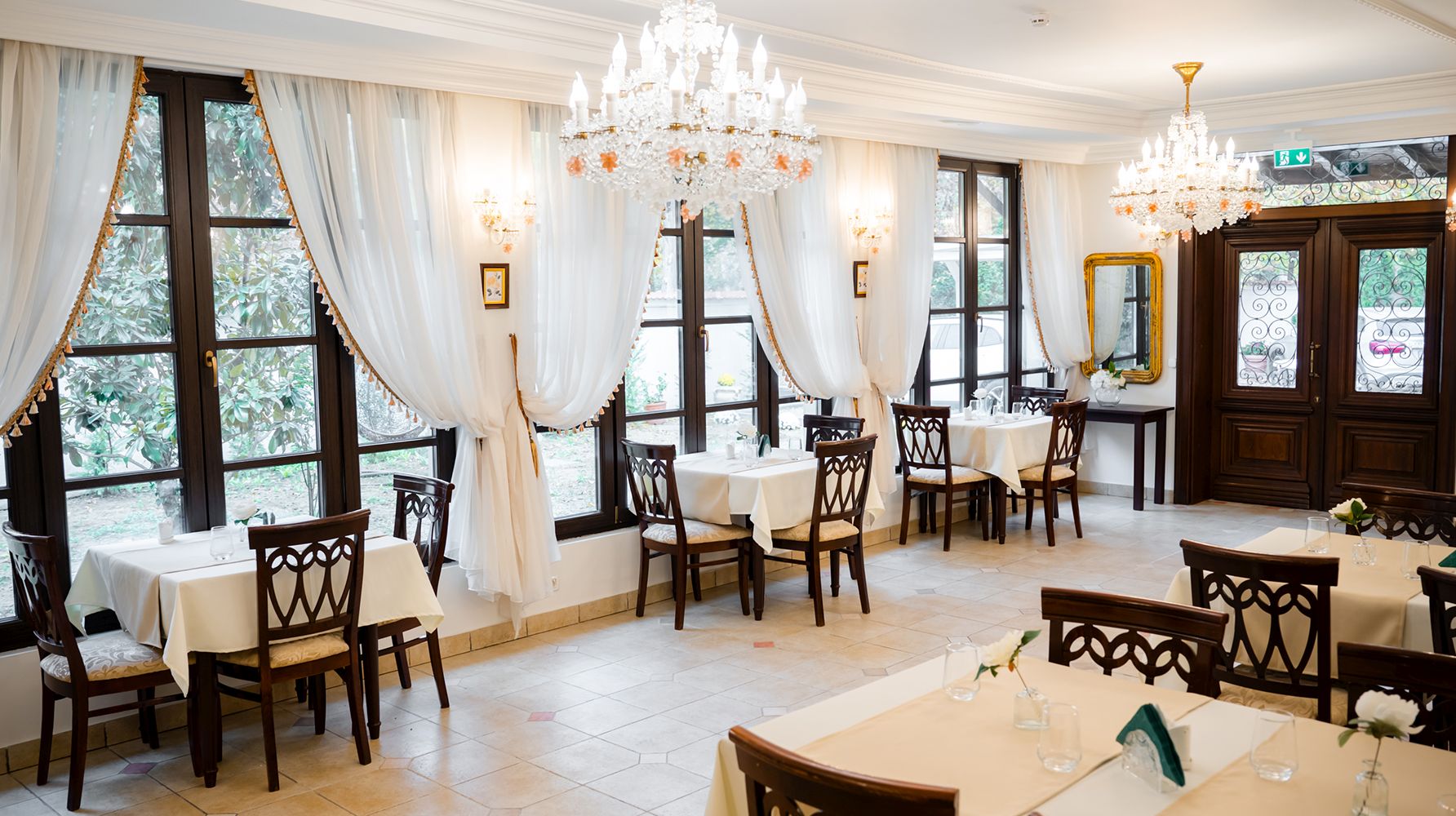 Hotel Royal Plaza | Royal Ballroom Timisoara | Cazare in Timisoara | Oferta cazare in Timisoara | Restaurant in Timisoara | Organizare evenimente Timisoara | Hotel in Timisoara | Timisoara